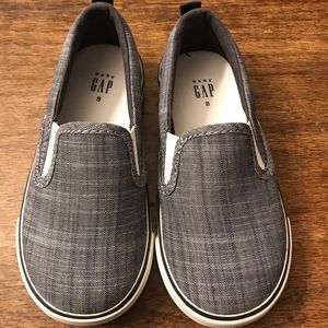 NEW Toddler Boys size 8 Gap shoes!